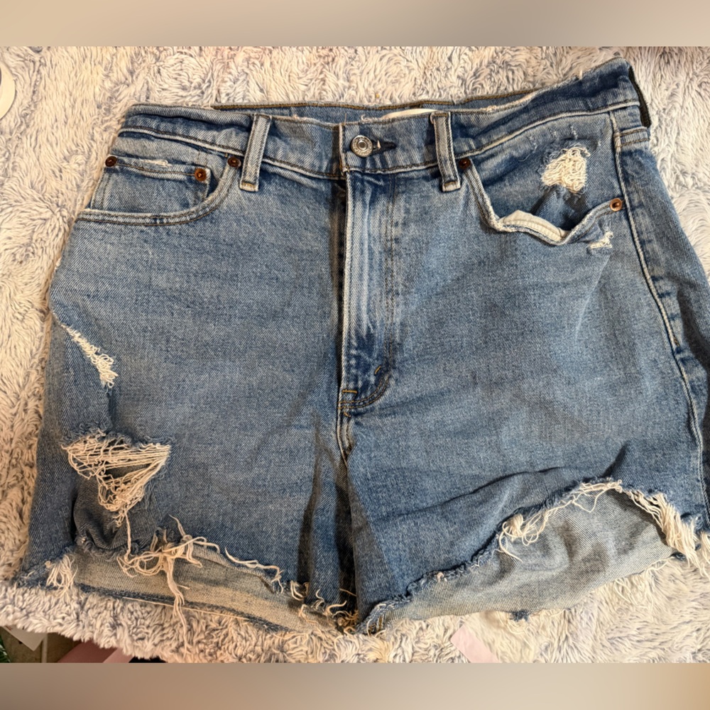 Abercrombie & Fitch Distressed Light Blue Denim Shorts- 4 inch mom CURVE LOVE